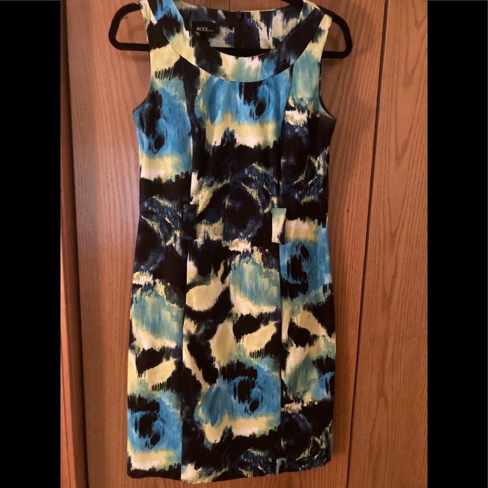 Sleeveless dress